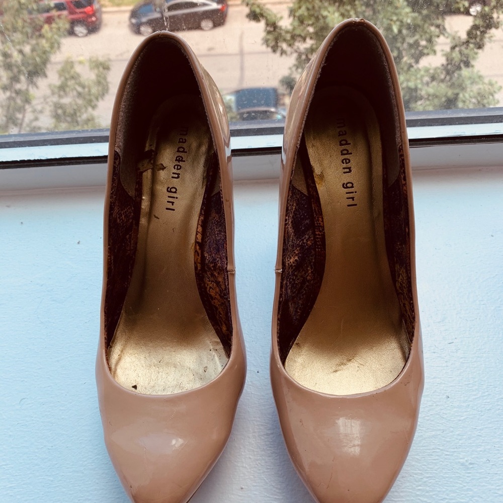 Beige Madden Girl stilettos